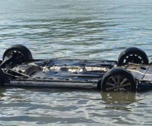 В Билясуваре при падении автомобиля в канал погибли два человека