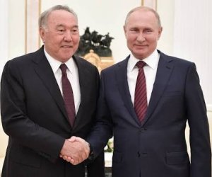 Putin Kremldə Nursultan Nazarbayevlə görüşüb