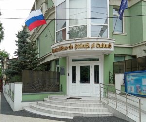 Moldova Rusiyanı "Rus Evi" ilə bağlı razılaşmanı ləğv etdiyi barədə xəbərdar edib
