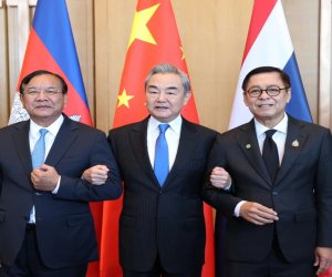 Top diplomats of China, Cambodia and Thailand meet as Beijing seeks to strengthen role in dispute