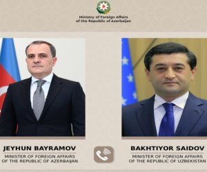 Ceyhun Bayramov özbəkistanlı həmkarı ilə regional məsələləri müzakirə edib