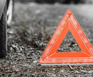 В Гахе автомобиль врезался в дерево, водитель погиб