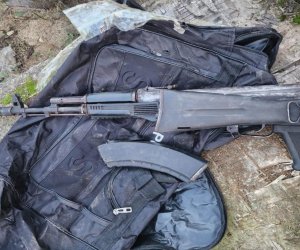 В Баку обнаружен автомат, спрятанный осужденным до ареста