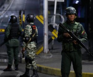 Военные охраняют дворец президента Венесуэлы