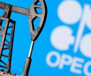 ОПЕК+ сохраняет уровни нефтедобычи