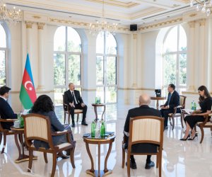 Prezident yerli televiziya kanallarına müsahibə verib - Yeniləcək