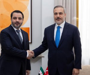 Hakan Fidan Parisdə suriyalı həmkarı ilə görüşüb