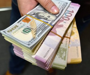 Avro uvuzlaşıb, rubl bahalaşıb - Məzənnə