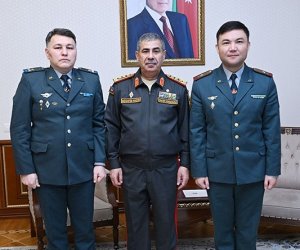 Qazaxıstanın yeni hərbi attaşesi Azərbaycanda təqdim olunub