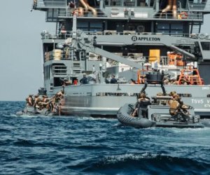 Еврокомандование подтвердило: американцы задержали российский танкер - Обновлено