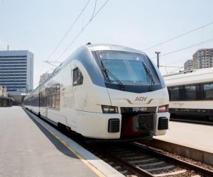 Azerbaijan railways say eastbound traffic to mark next stage of Middle Corridor development