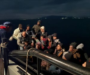 İzmirdə miqrantları daşıyan qayıq batıb: ölənlər var