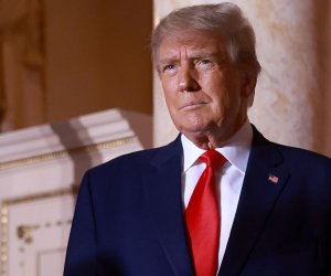 Tramp Qrenlandiyaya hücum planının hazırlanmasına dair tapşırıq verib