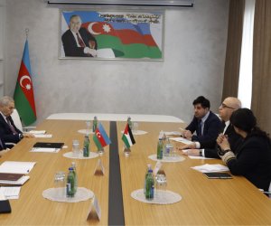 Kəmaləddin Heydərov Fələstin səfiri ilə görüşüb