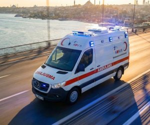 Qonşu ölkədə təcili yardıma hər 9-cu zəng pullu olacaq