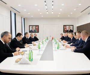 Vilayət Eyvazov belaruslu həmkarı ilə görüşüb