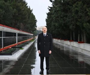Əliyev Şəhidlər xiyabanını ziyarətinə dair videoçarx paylaşıb