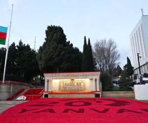 Официальные лица Азербайджана почтили память жертв 20 Января