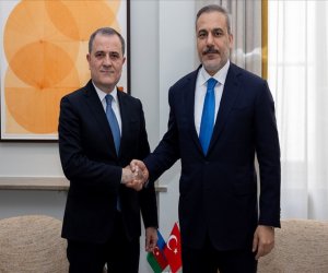 Azərbaycan və Türkiyə XİN rəhbərləri telefon danışığı aparıb
