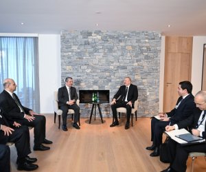 Əliyev Davosda İraq Kürdüstan Regionunun Baş naziri ilə görüşüb