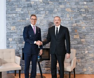 Əliyev Davosda Finlandiya Prezidenti ilə görüşüb