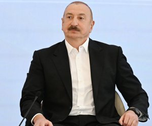 Prezident Davosdakı panel iclasında iştirak edir