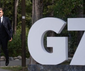 Трамп отклонил приглашение Макрона