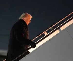 CNN: Trampı Davosa aparmalı olan təyyarə texniki nasazlıq aşkarlanıb