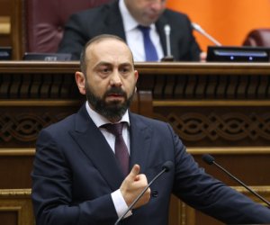 Мирзоян: Армения ведет диалог с Азербайджаном и Турцией по отдельности