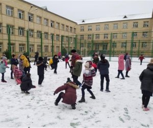 Hava şəraiti ilə bağlı məktəblərdə dərslərin dayandırılması məsələsinə aydınlıq gətirilib
