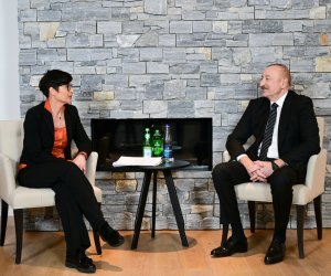 Ильхам Алиев встретился в Давосе с Мартой Кос