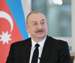 Ильхам Алиев поздравил &laquo;Карабах&raquo;