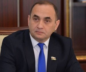 Deputat: Dərsliklərdə müəyyən problemlər var, rəqəmsallaşma zəruridir