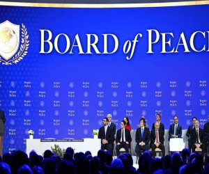 
İlham Əliyev Azərbaycanın Sülh Şurasına təsisçi üzv dövlət qismində qoşulması barədə sənədi imzalayıb