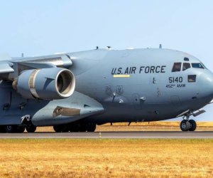 Американские самолеты перебрасывают грузы на Ближний Восток