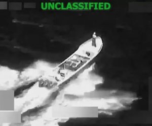 ABŞ narkotik ticarəti gəmisinə zərbə endirdi