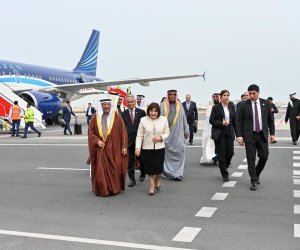 Сахиба Гафарова прибыла с визитом в Бахрейн