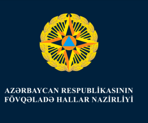 FHN Füzulidə buz bağlamış yollarda köməksiz vəziyyətdə qalan vətəndaşlara kömək edib