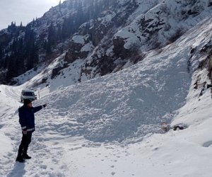 Almatıda alpinist 3630 metr yüksəklikdən təxliyə edilib