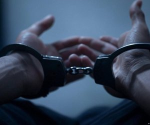 Bakıda maşın almaq adı ilə gəldiyi evdən oğurluq edən şəxs saxlanıldı