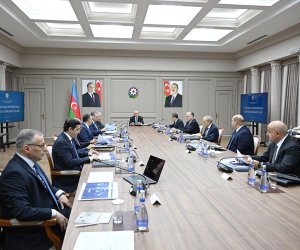 Baş nazir iclas keçirib