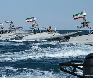 Иран начал двухдневные военно-морские учения в Ормузском проливе