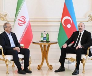 Azərbaycan və İran prezidentləri regional vəziyyəti və ikitərəfli əlaqələri müzakirə ediblər