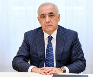 
Əli Əsədov qərar imzalayıb