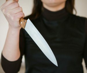 В Баку девочка-подросток ударила ножом отца за избиение матери