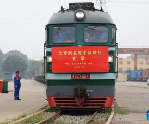 Китай запустил новый железнодорожный маршрут грузоперевозок в Баку