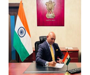 Hindistanın Azərbaycandakı yeni səfiri Bakıya gəlib