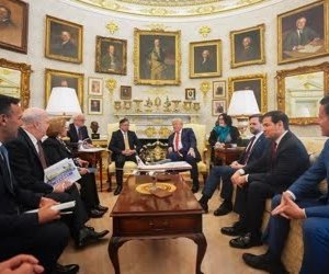 Трамп и Петро на закрытых переговорах