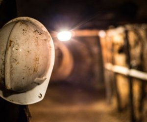 В Индии при взрыве в шахте погибли не менее 18 человек