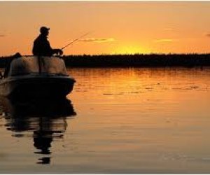 Four stranded fishermen rescued off Qaradag, Baku